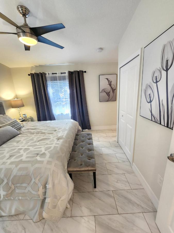 The Villa Orlando@College Park. Sleeps16 Ngoại thất bức ảnh